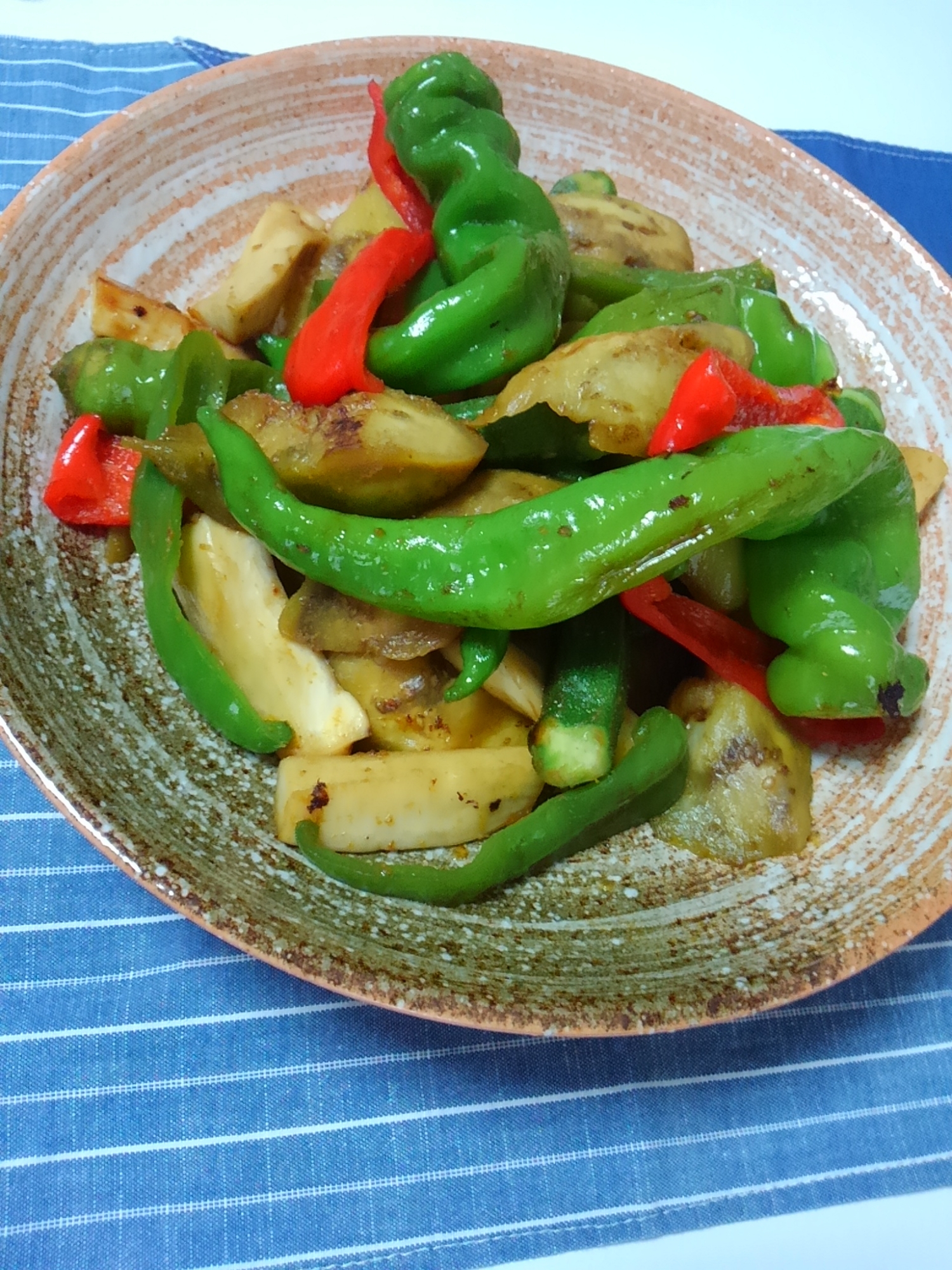 グリーンカレーペーストを使った野菜炒め