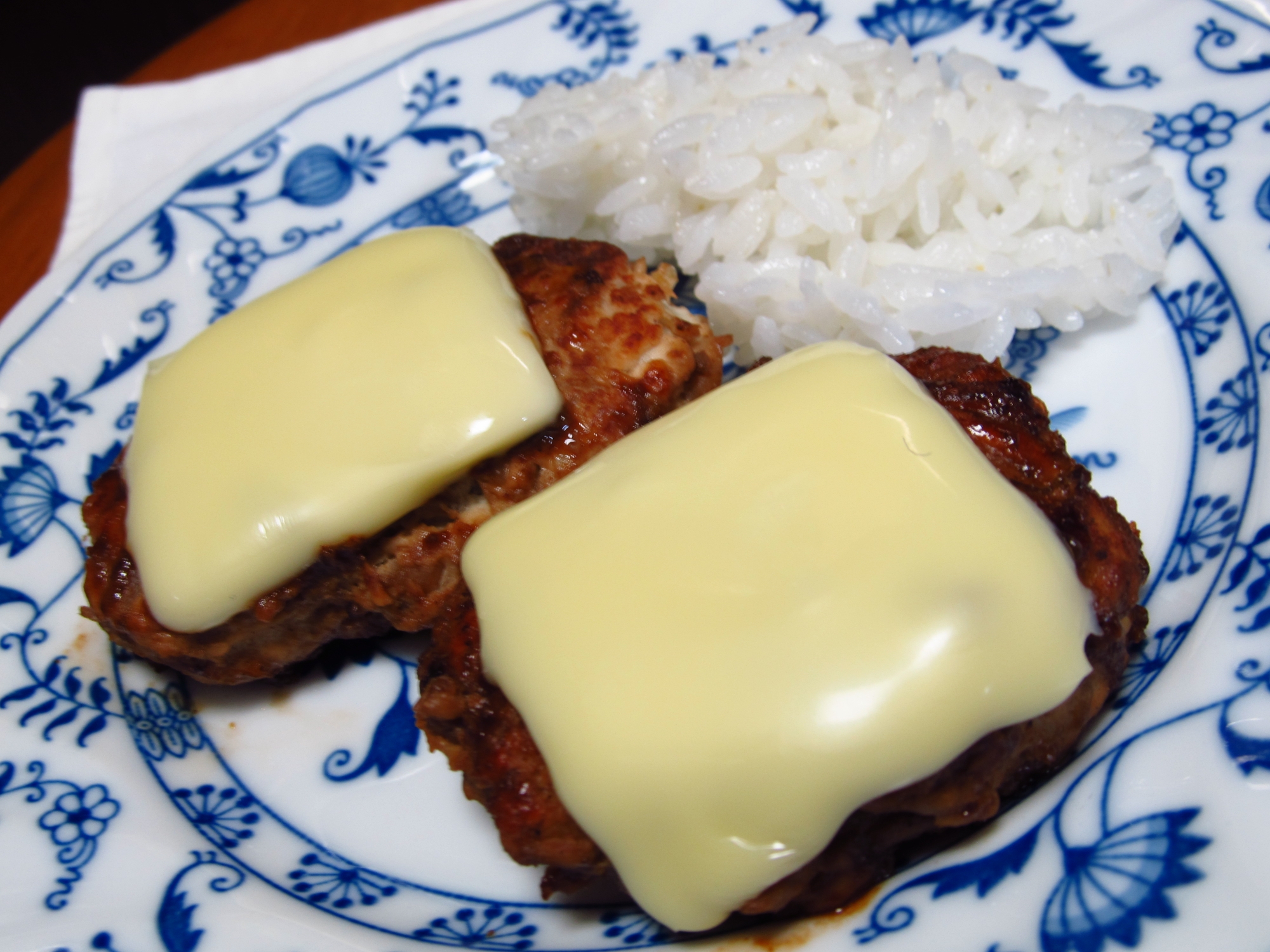 市販のソースで簡単♪さくさく照り焼きチキンバーグ