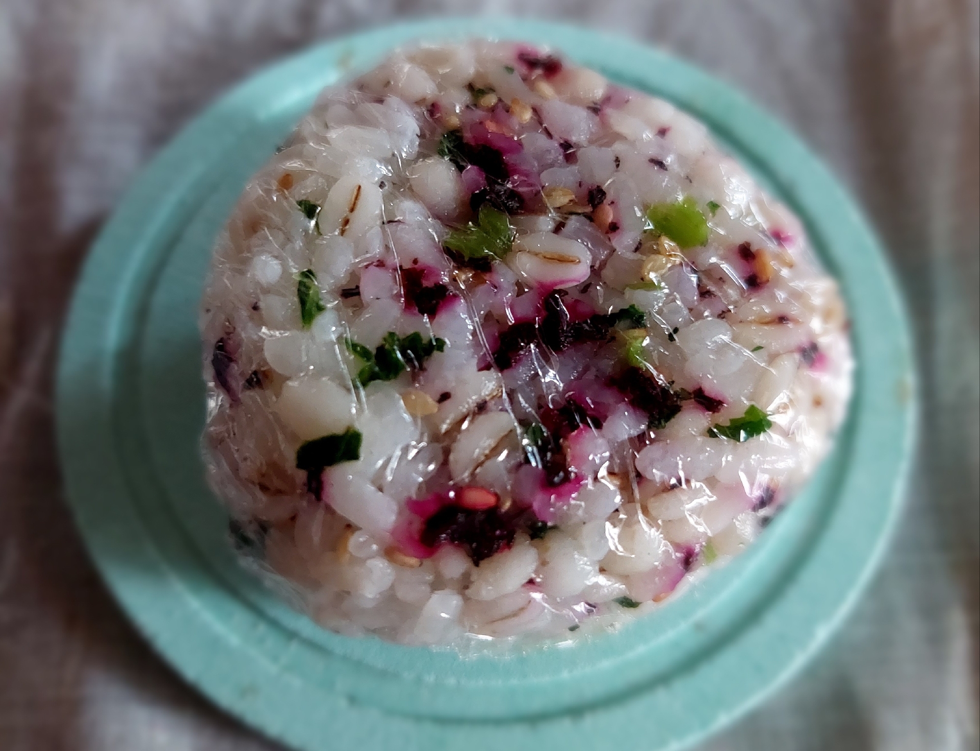 ゆかりと高菜のおにぎり