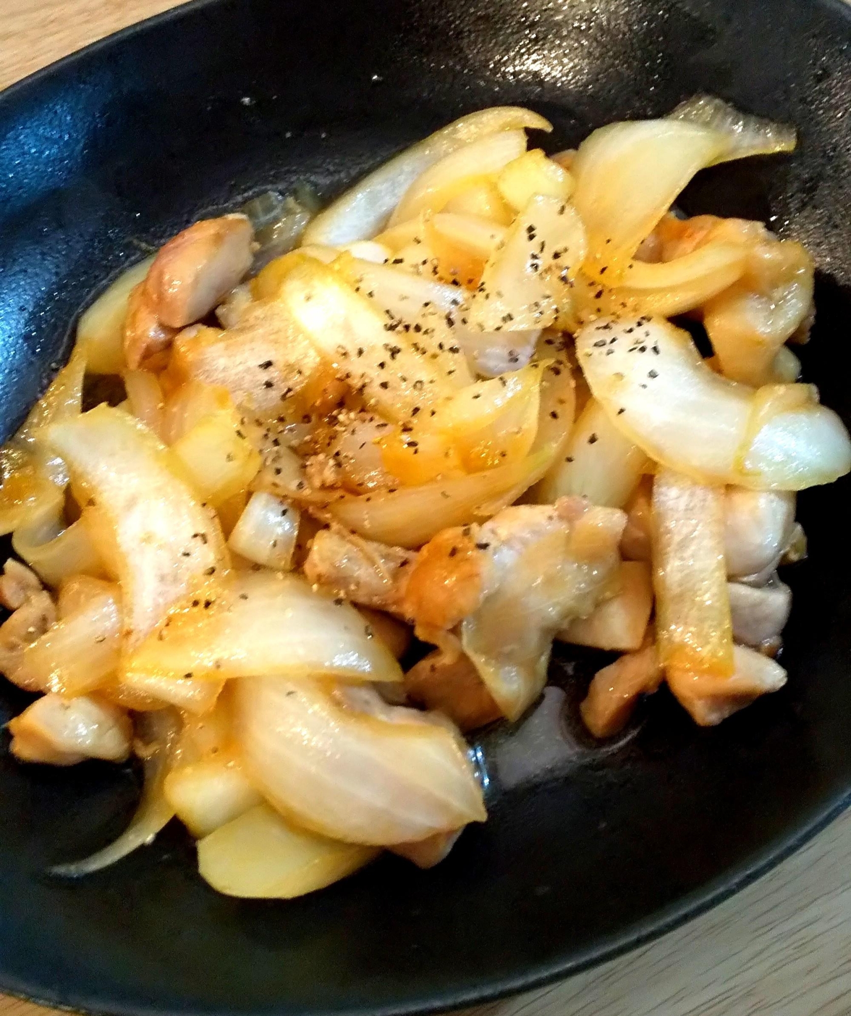 玉ねぎと鶏肉の照り焼き風炒め♪