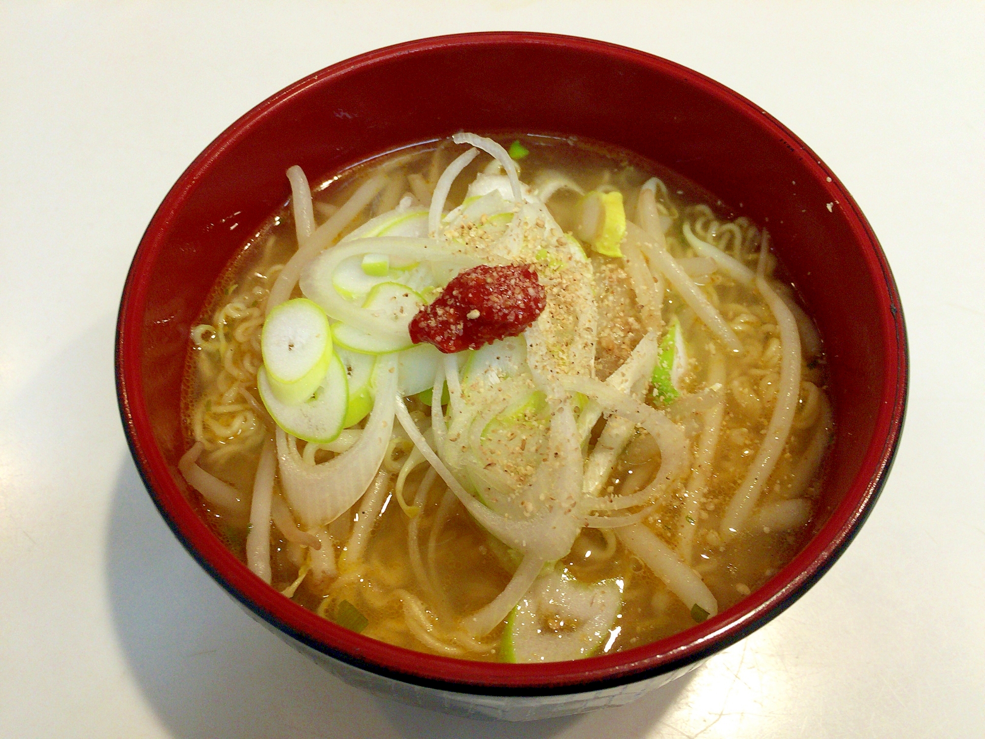 簡単でピリリと美味しい☆もやし入りタイラーメン