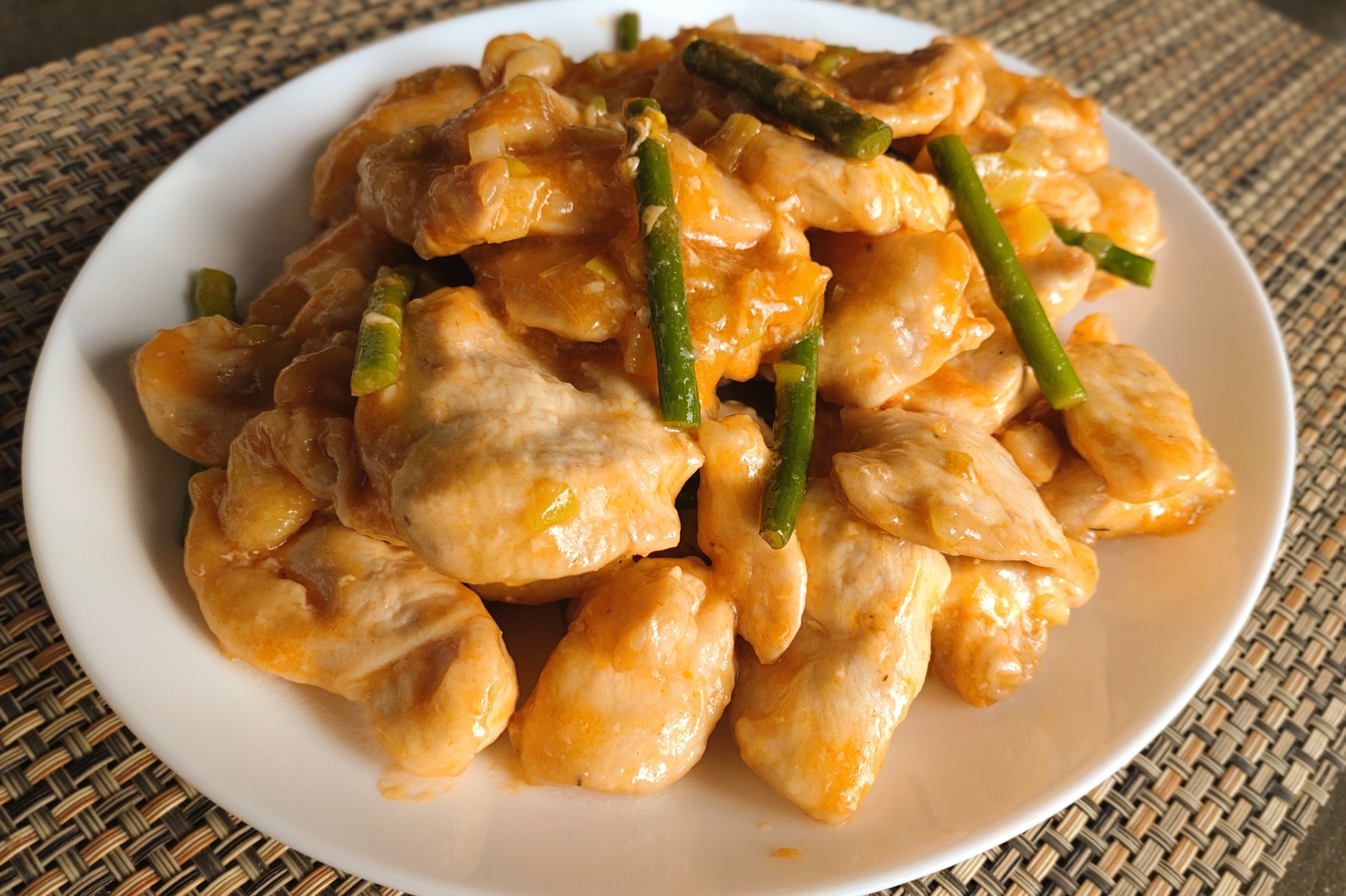 簡単！鶏むね肉でスパイシーな鶏チリ！