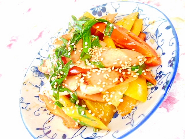 受カレー風味❤魚肉ソーセージの彩りオイマヨ炒め❤