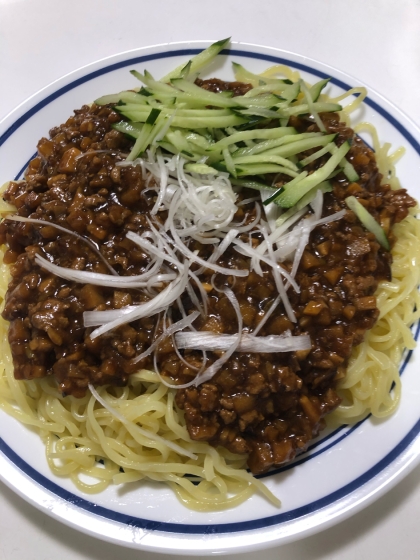 ジャージャー麺