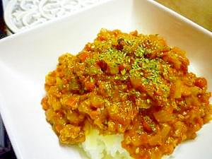 野菜たっぷりチーズトローリうちのトマトキーマカレー