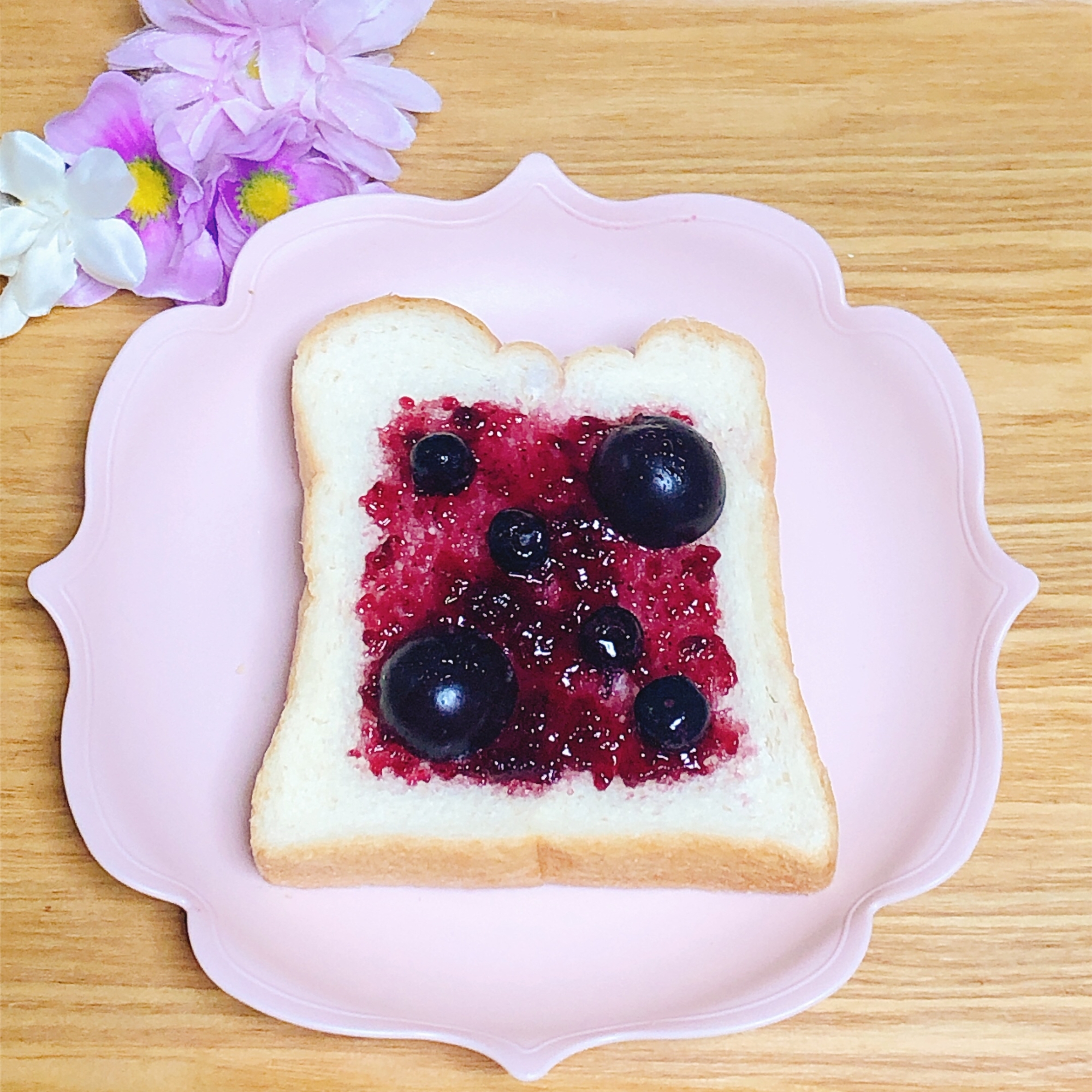 目に優しい⭐️紫のトースト