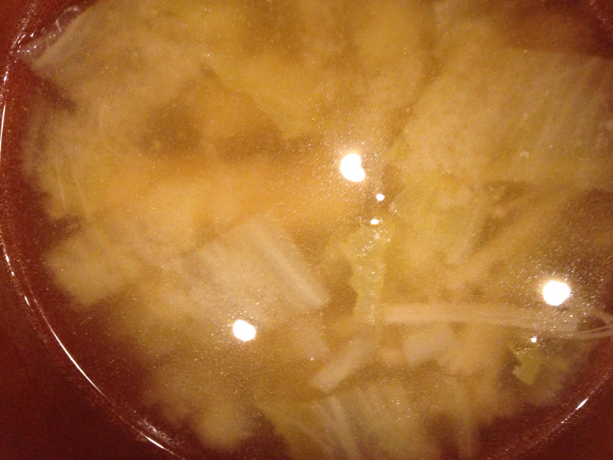 白菜と大根とじゃがいもとえのきと油揚げの味噌汁