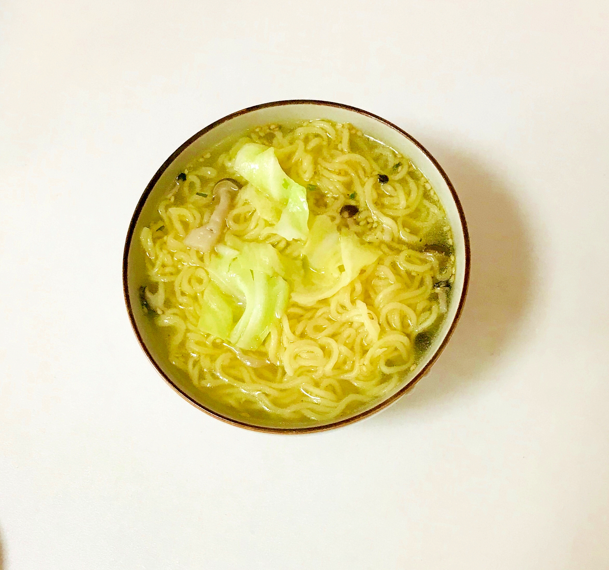 シメジとキャベツの塩ラーメン