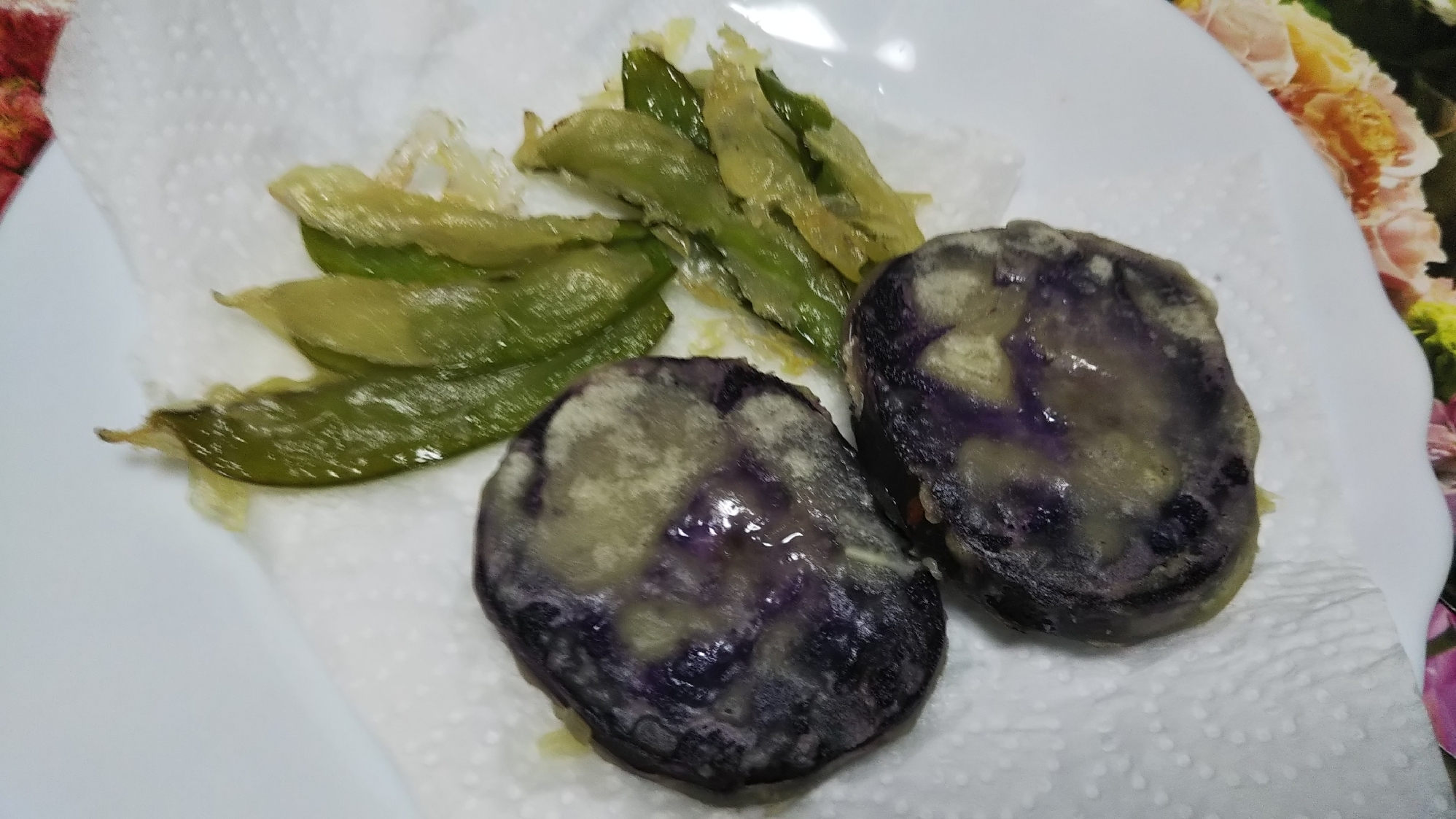 紫芋と絹さやの天ぷら☆
