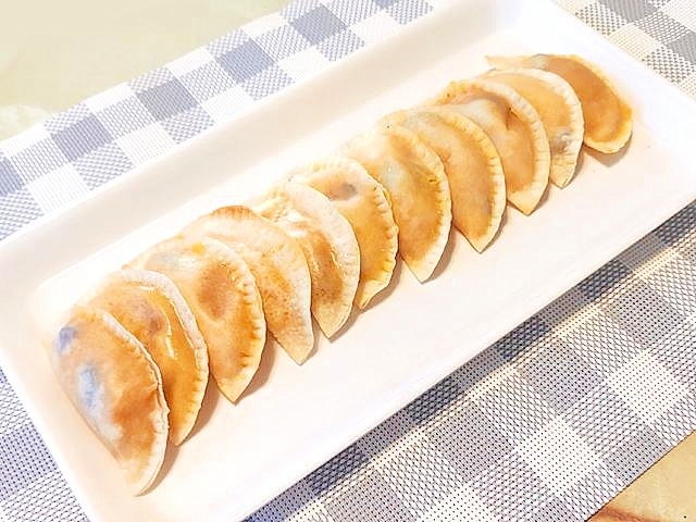 ハロウィンに 餃子の皮でかぼちゃのパリパリ パイ レシピ 作り方 By Torezu 楽天レシピ