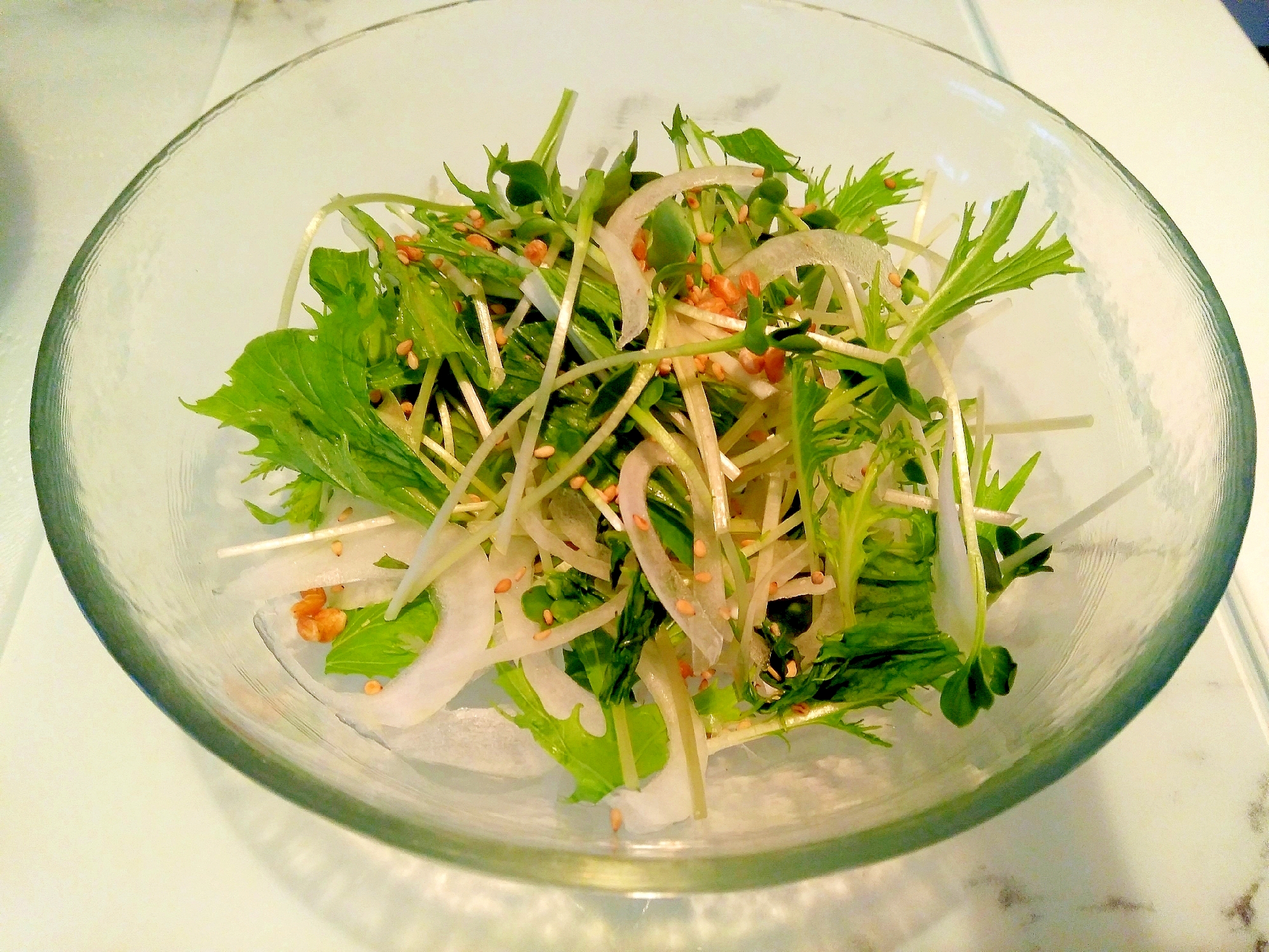 コスパな水菜とカイワレ菜のシンプルグリーンサラダ