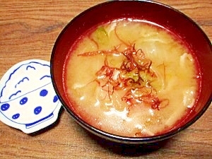 毎日のお味噌汁194杯目＊白菜の芯と油揚げ、ふのり