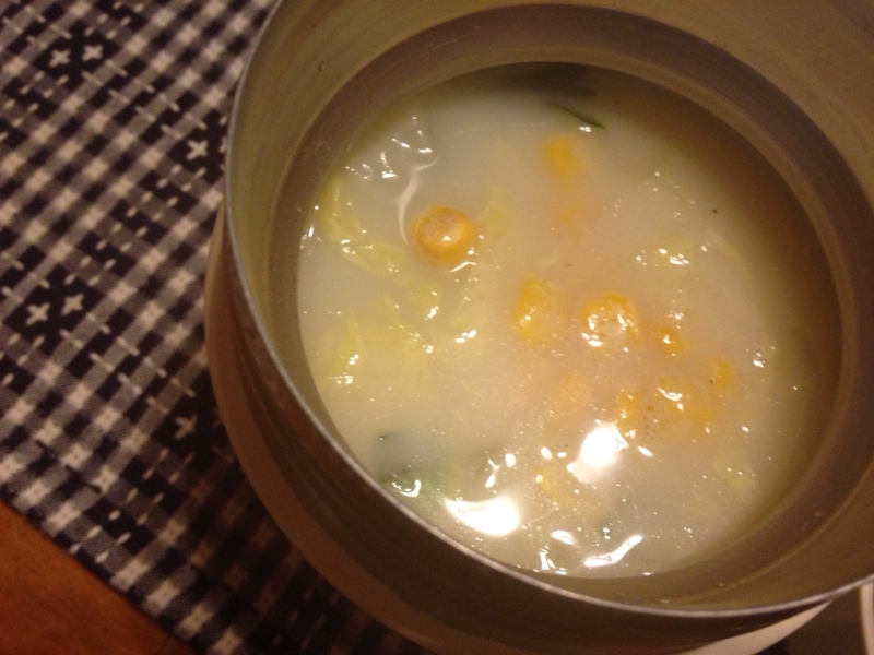 白菜とネギとじゃがいもの味噌クリームスープ。
