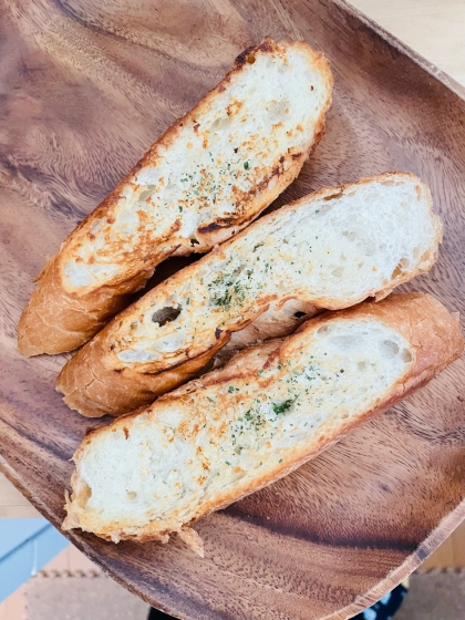 ガーリックフランスパン