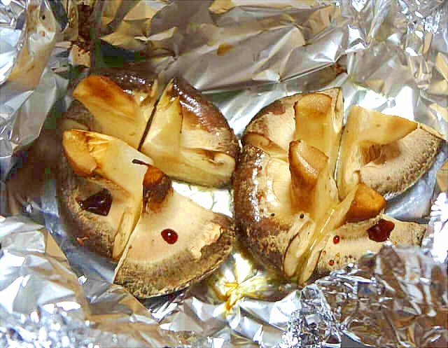椎茸のバター醤油ホイル蒸し焼き