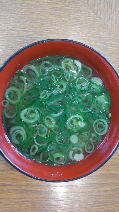ネギとわかめのみそ汁