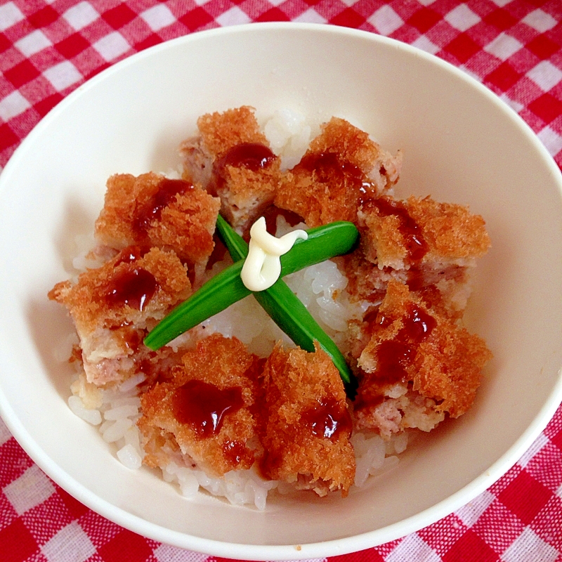 メンチカツのお花どんぶり♡