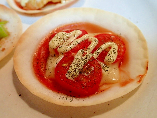 餃子の皮でおつまみ　チーズ&プチトマト