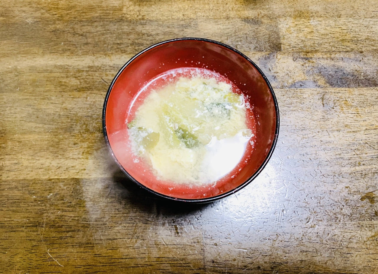 味噌汁レシピ　ちんげん菜と卵の味噌汁