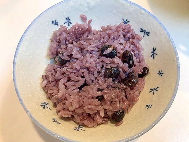 昆布ダシで☆美味しい黒豆ご飯