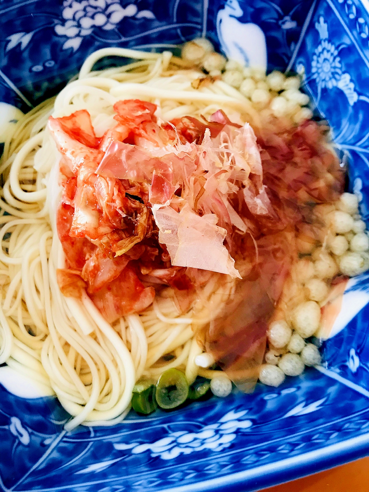 キムチと揚げ玉入り冷やし麺