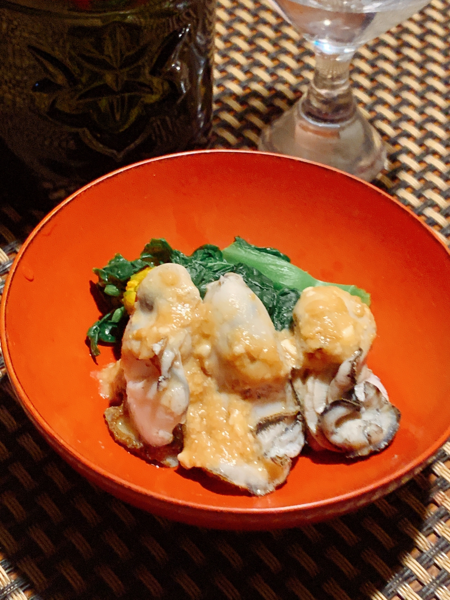 日本酒すすむ、牡蠣と菜の花の柚子味噌掛け