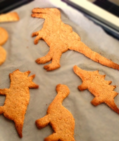 おからの恐竜クッキー