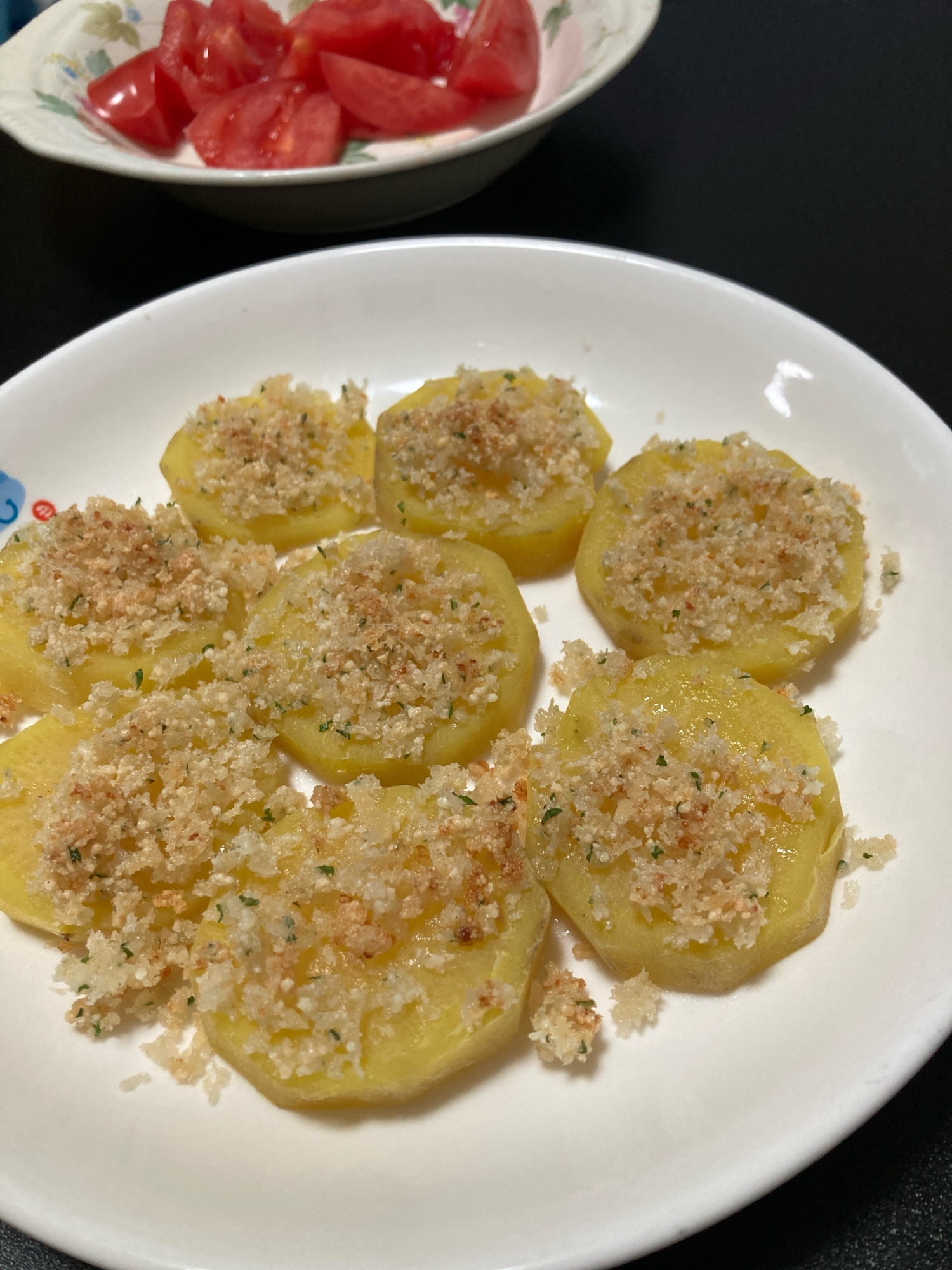 さつまいものチーズ風味パン粉がけ