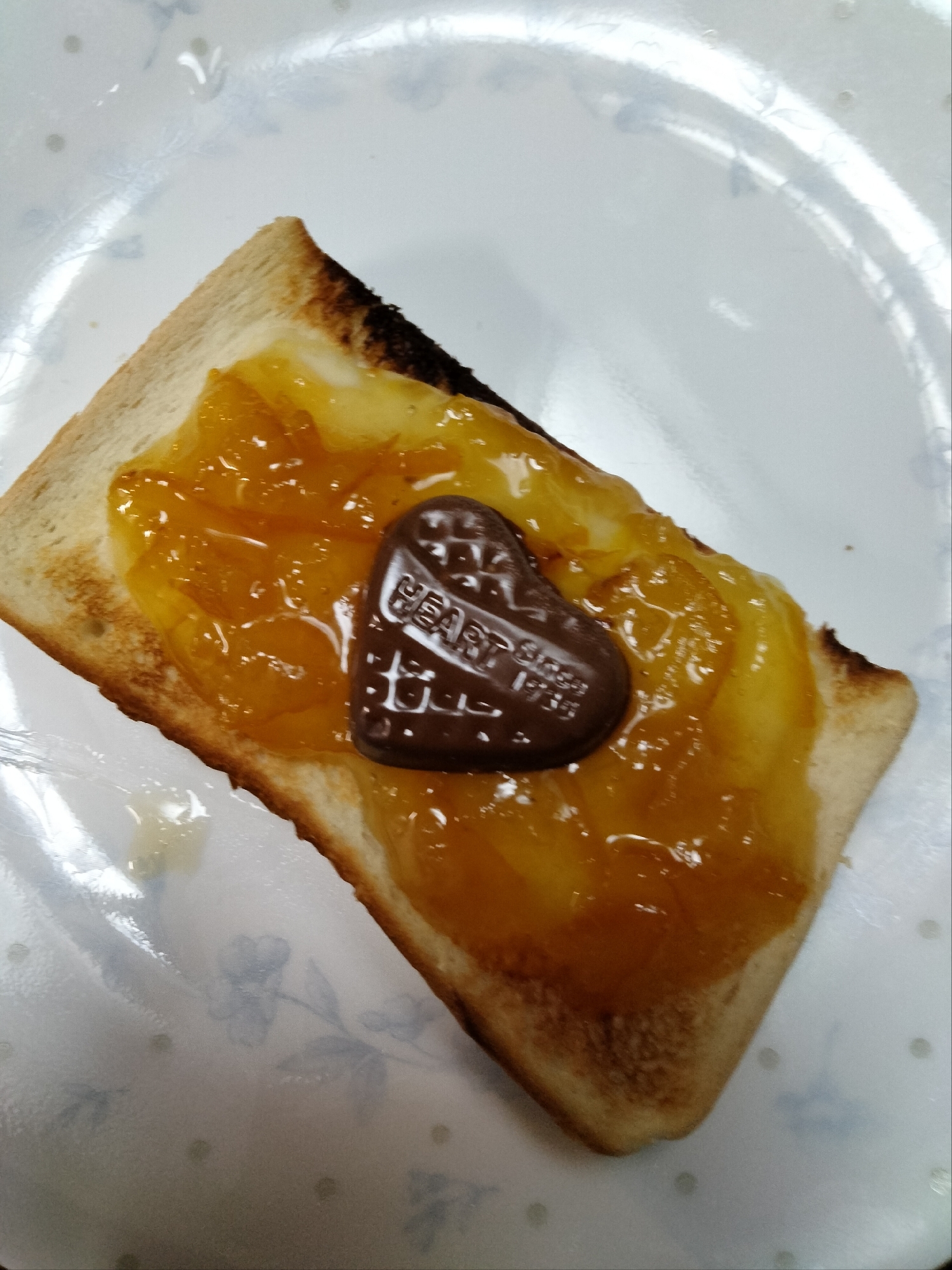 チーズトーストアレンジ 柚子ジャム&ハートチョコ