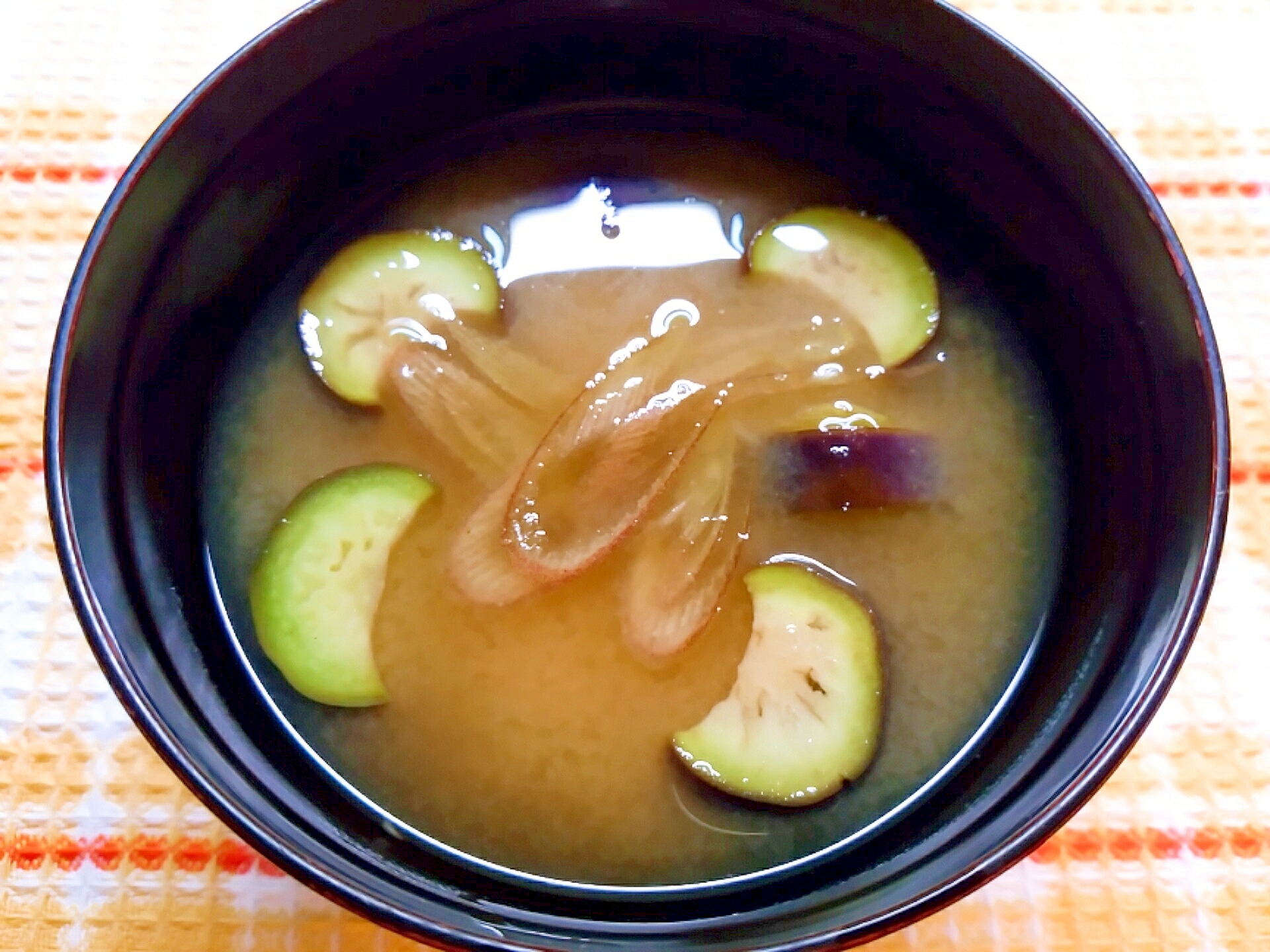 茄子とみょうがの味噌汁