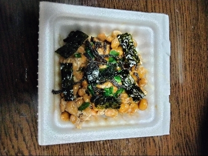 ネギと海苔塩昆布の納豆