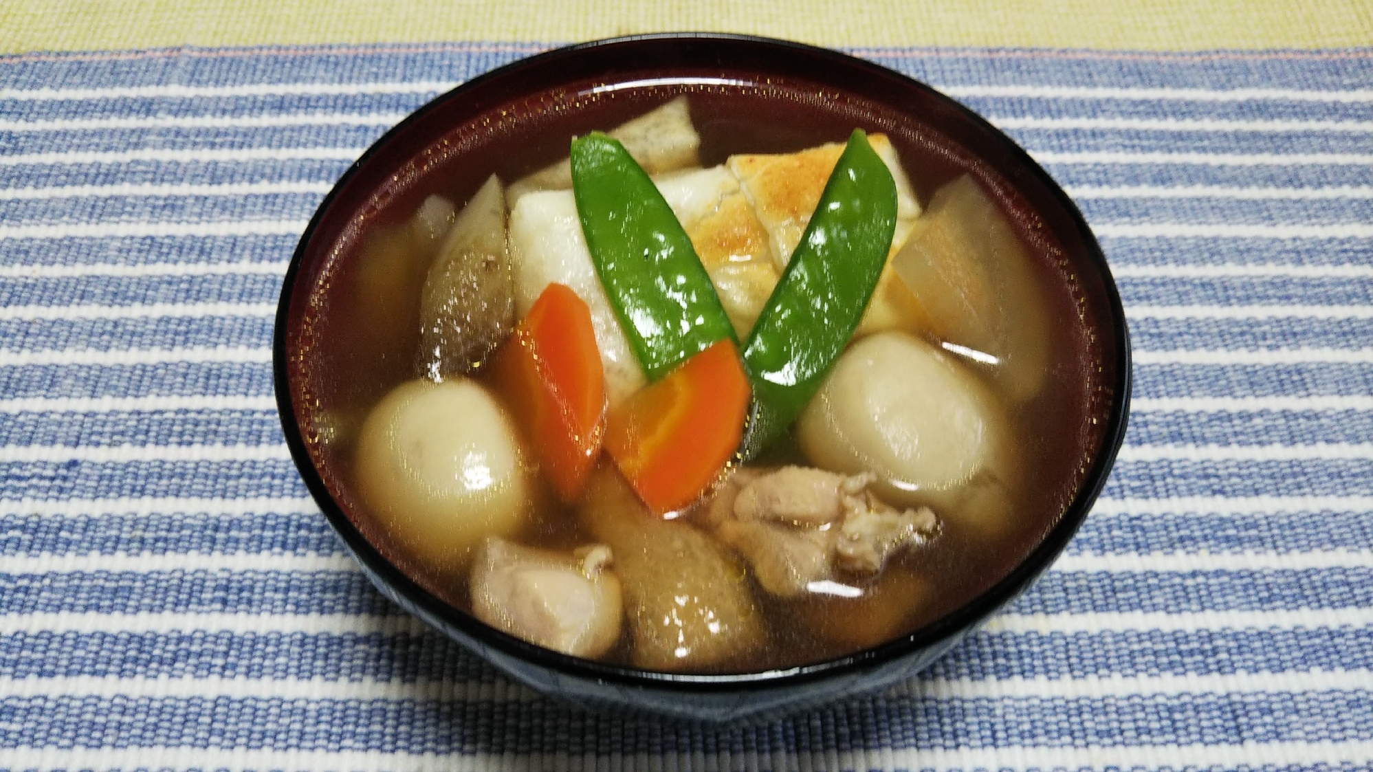 冷凍里芋と鶏肉と野菜のお雑煮☆