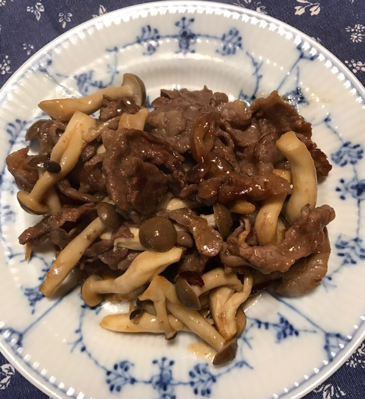 きのこと牛肉の炒め物