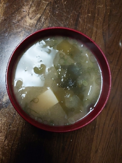 じゃがいもと豆腐とわかめのお味噌汁☆