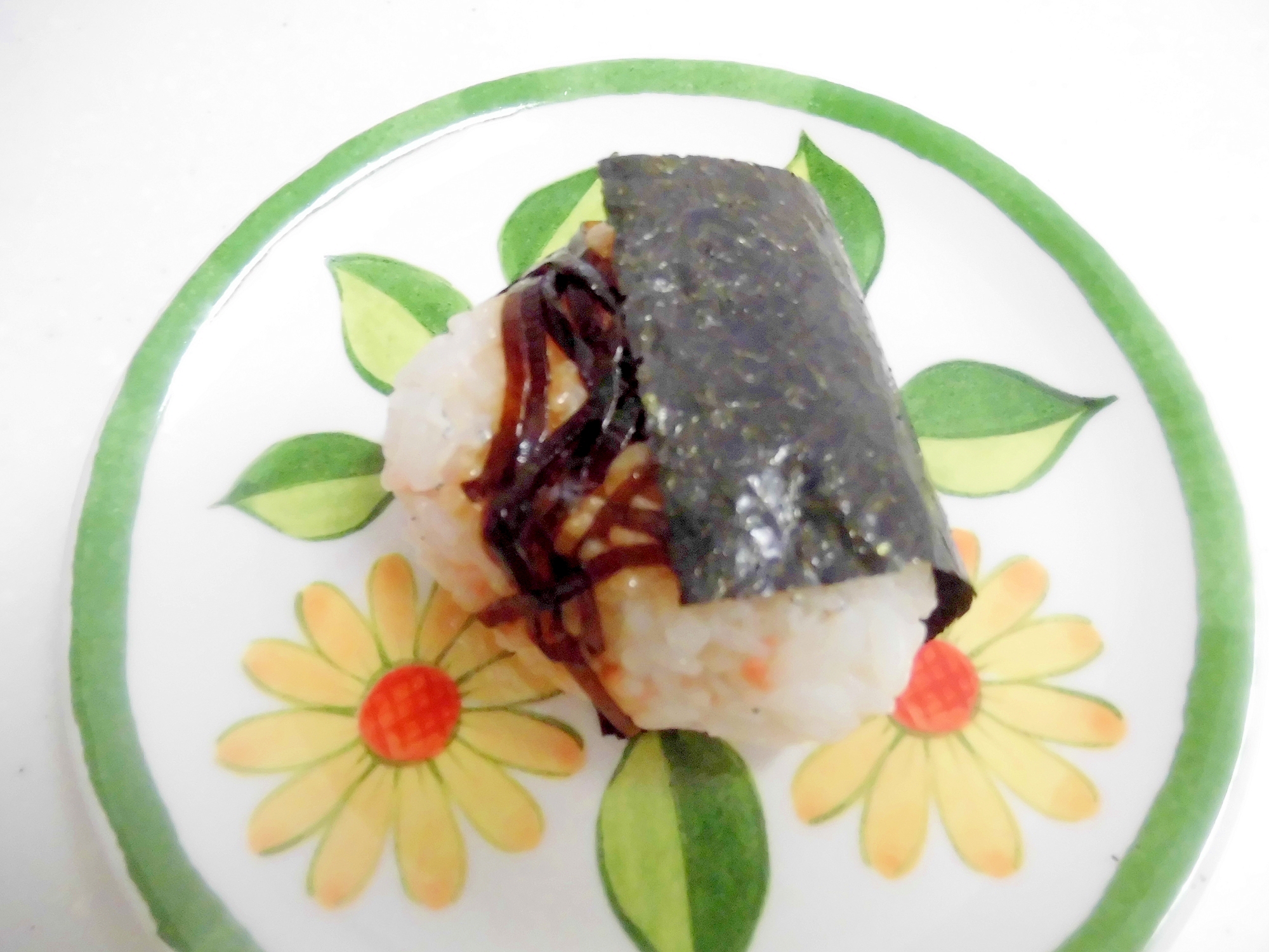 北海道　焼き鮭と塩昆布のおにぎり