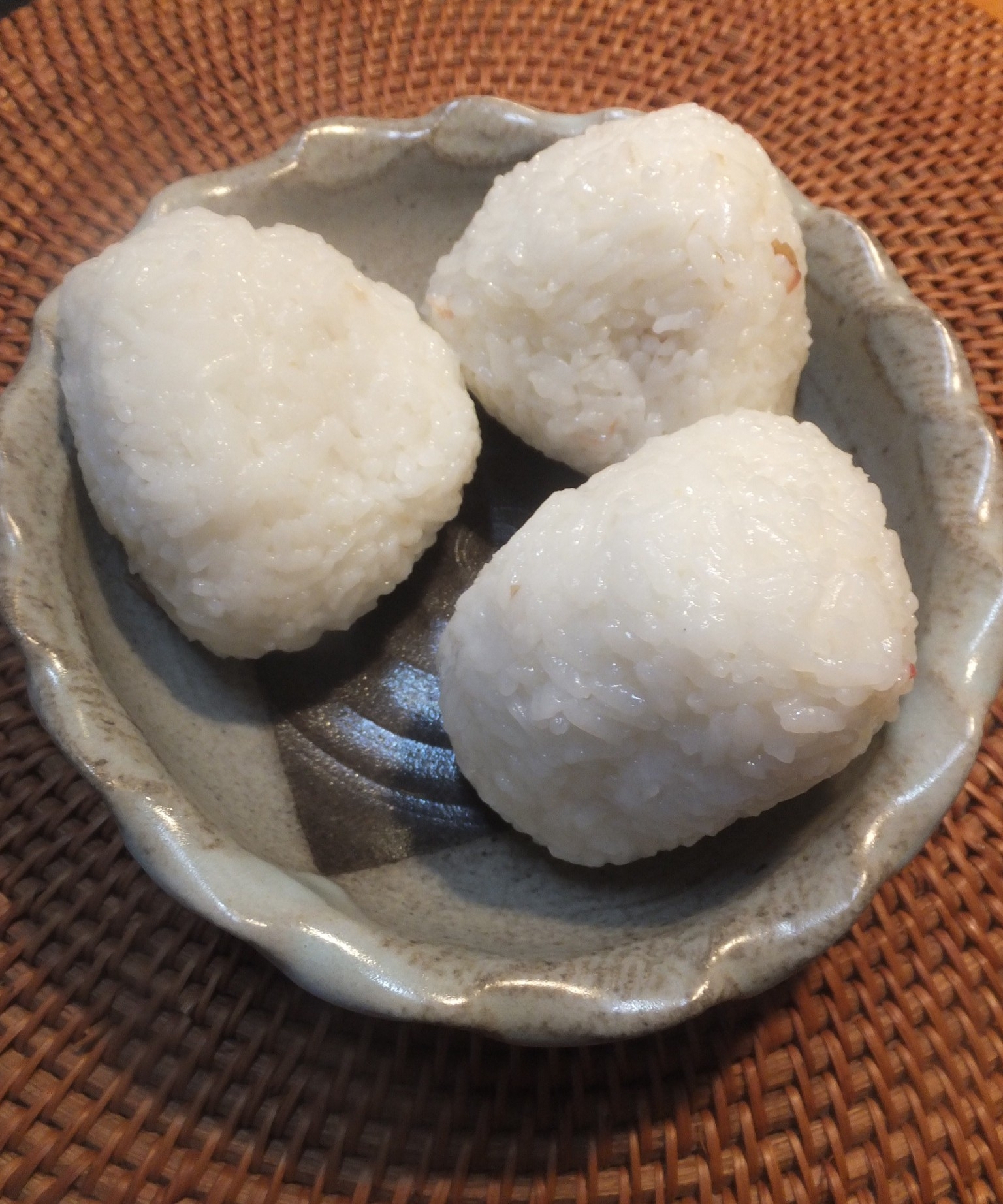 絶品☆しっとり梅干しおかかおにぎり
