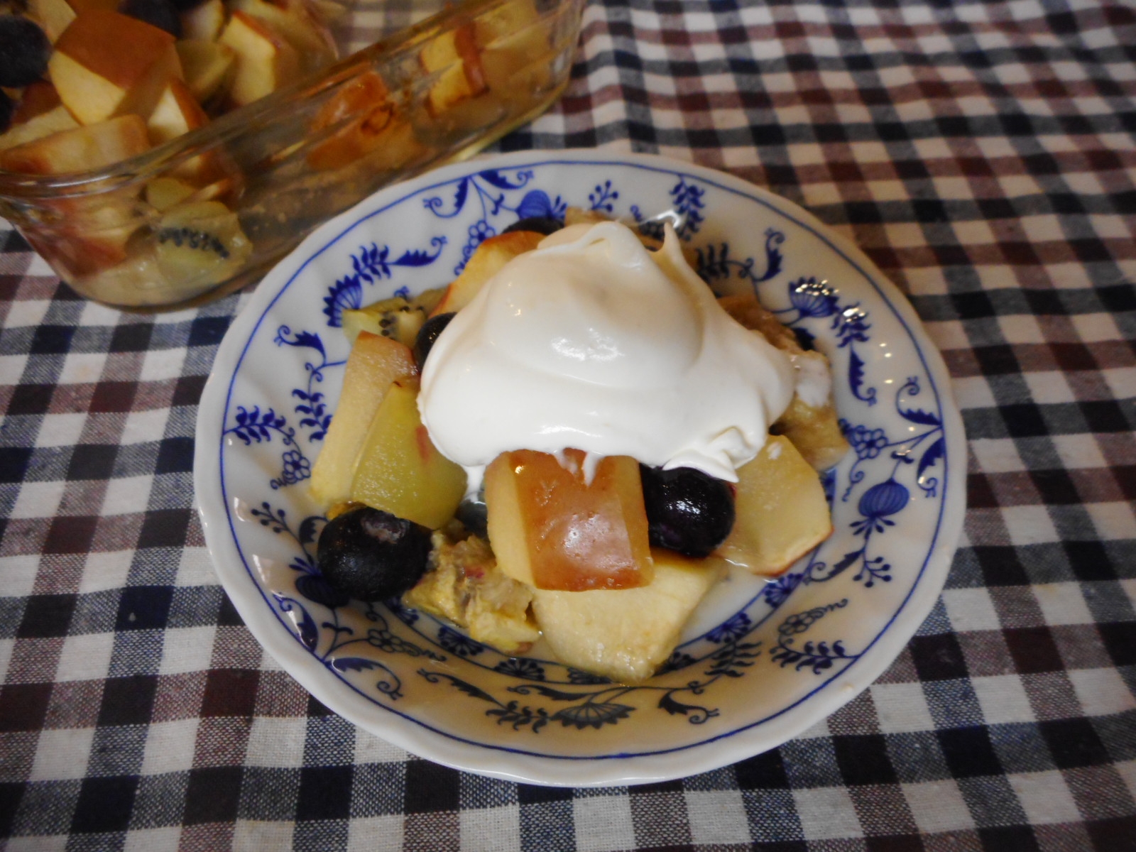 リンゴとバナナのローストホイップ添え