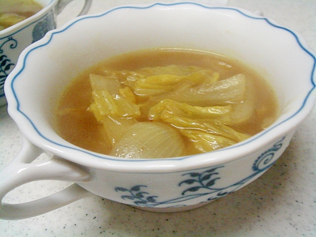 白菜と玉葱のカレースープ