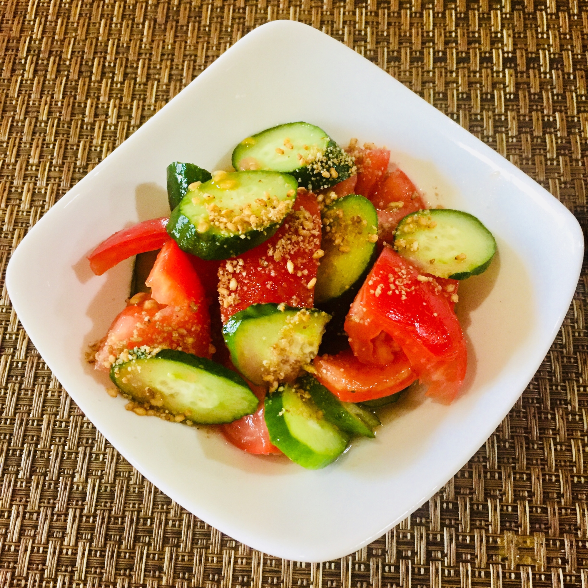 デパ地下の味!トマトときゅうりの和風サラダ