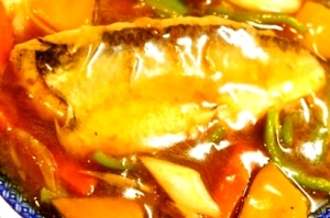 フライパンで簡単魚料理、トビウオの夏野菜餡かけ