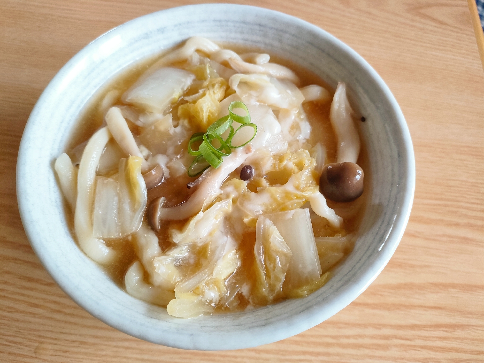 国産チーズの旨み☆白菜としめじの温うどん