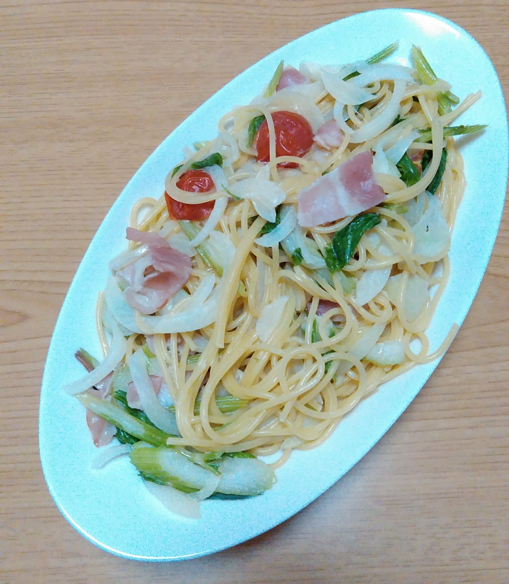 野菜とベーコンのクリームパスタ