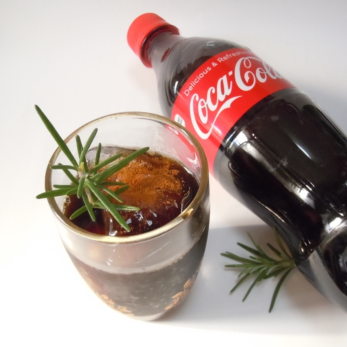 【コカ･コーラ】で濃いラムレーズン香る簡単カクテル