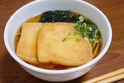 ジンジャラーさんが作る甘辛お揚げできつねうどん