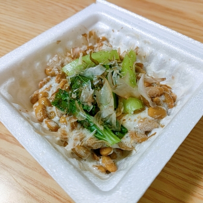 小松菜で栄養アップですね☆
かつお節の風味も良く美味しく頂きました(*^-^*)