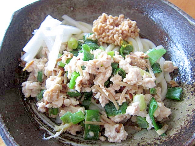 葱味噌挽肉と納豆大根饂飩