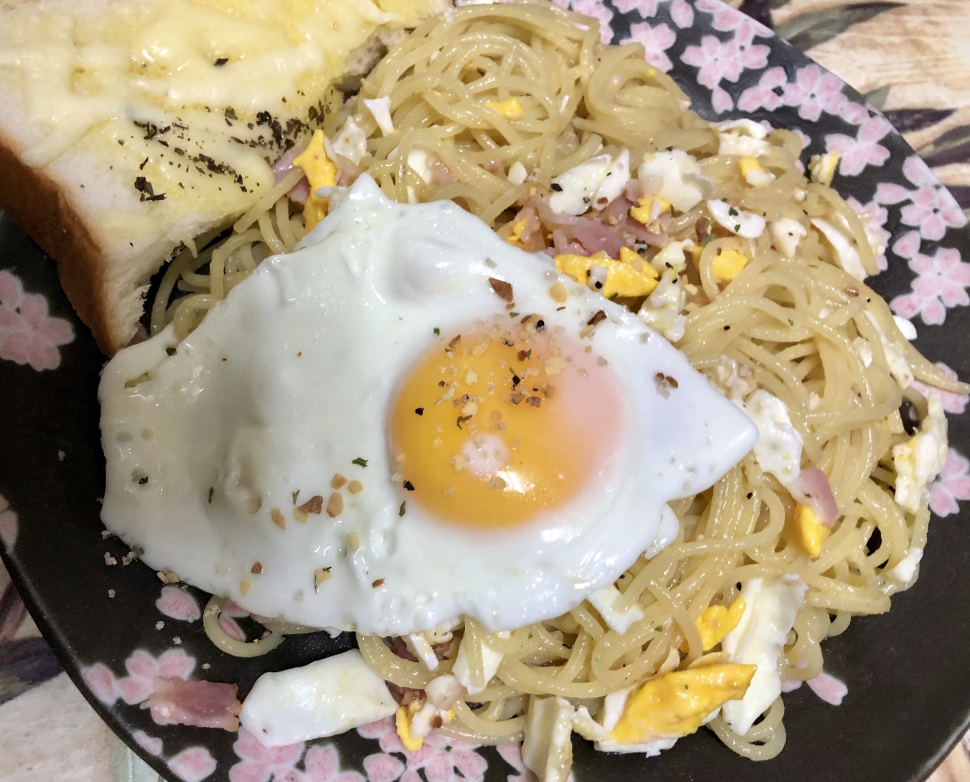 ソースなしでも？！美味しい卵チーズパスタ