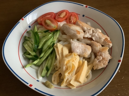 今日も簡単！！冷やしサラダうどん