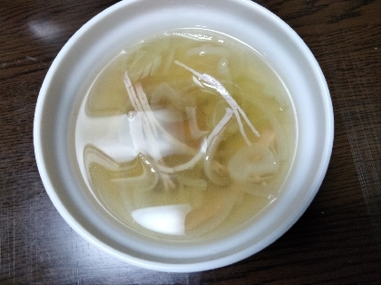 こんにちは。寒くなるとスープがのみたくなります(^^)コンソメスープ、美味しくできました。レシピ有難うございました。