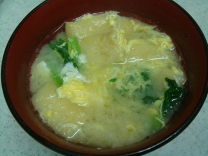 油揚げと小松菜と卵のお味噌汁